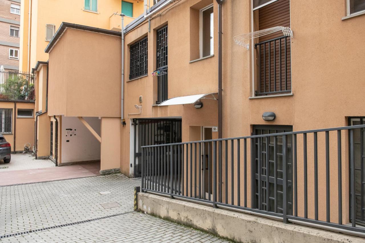 Fashion Apartment Gold Bologna With Jacuzzi & Car Garage Esterno foto