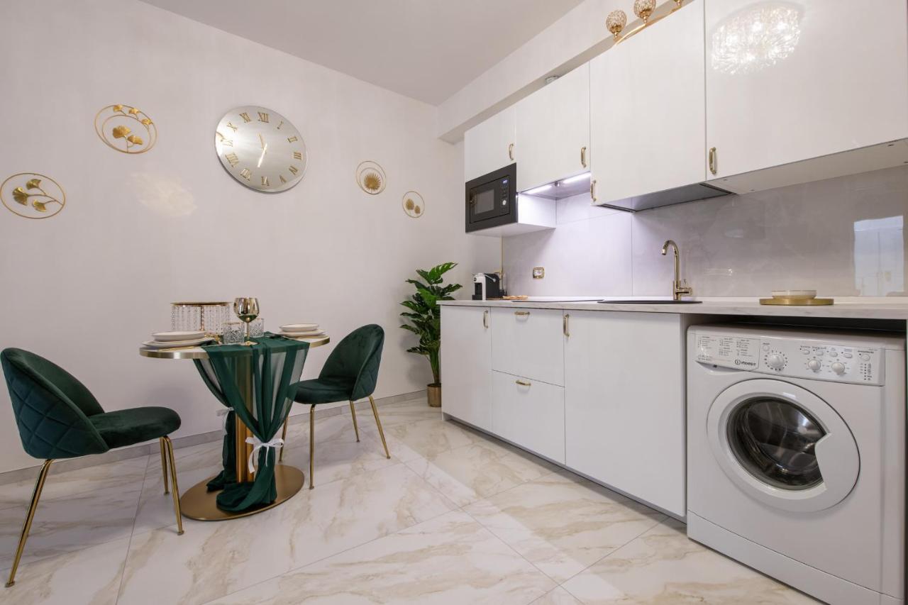 Fashion Apartment Gold Bologna With Jacuzzi & Car Garage Esterno foto