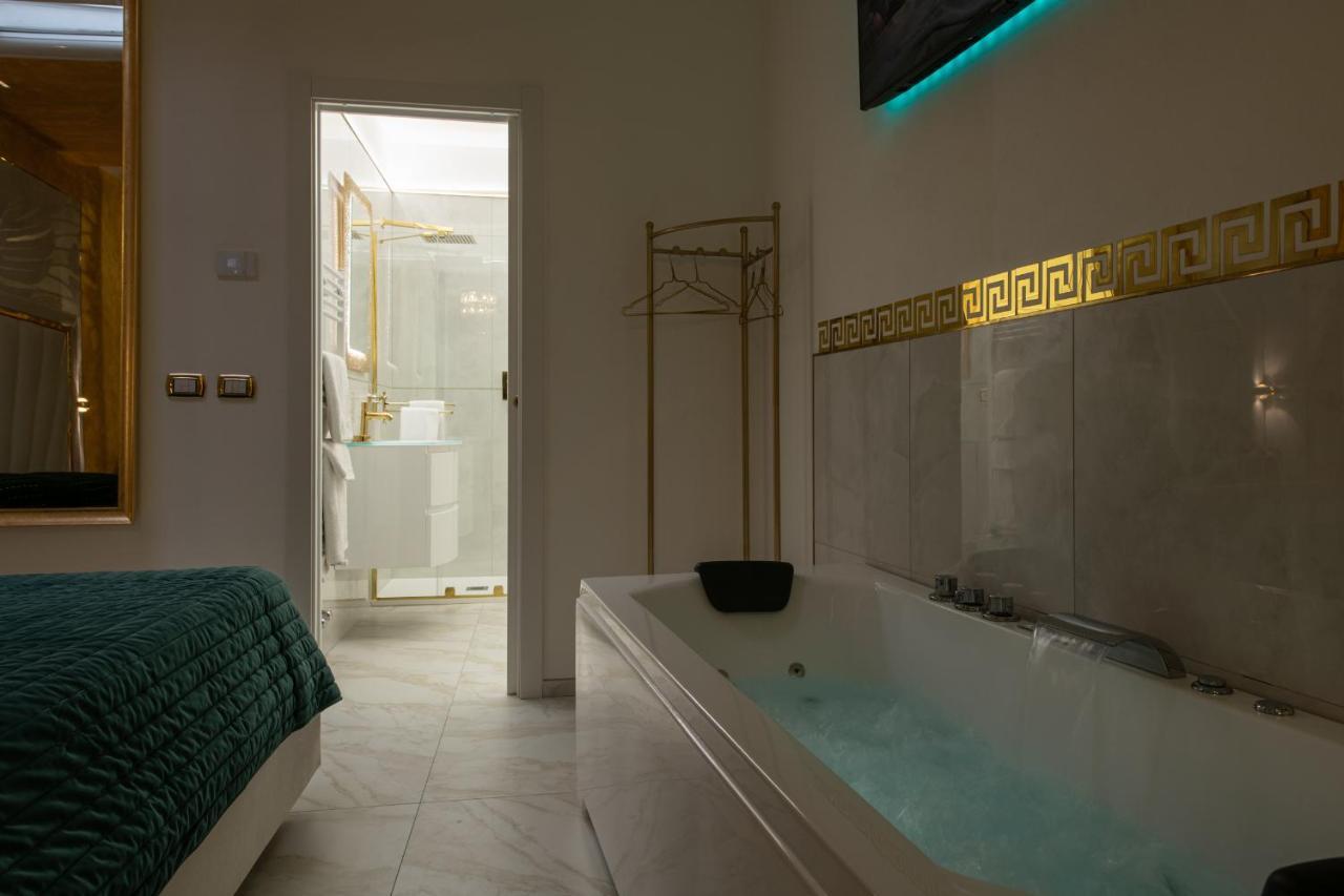 Fashion Apartment Gold Bologna With Jacuzzi & Car Garage Esterno foto