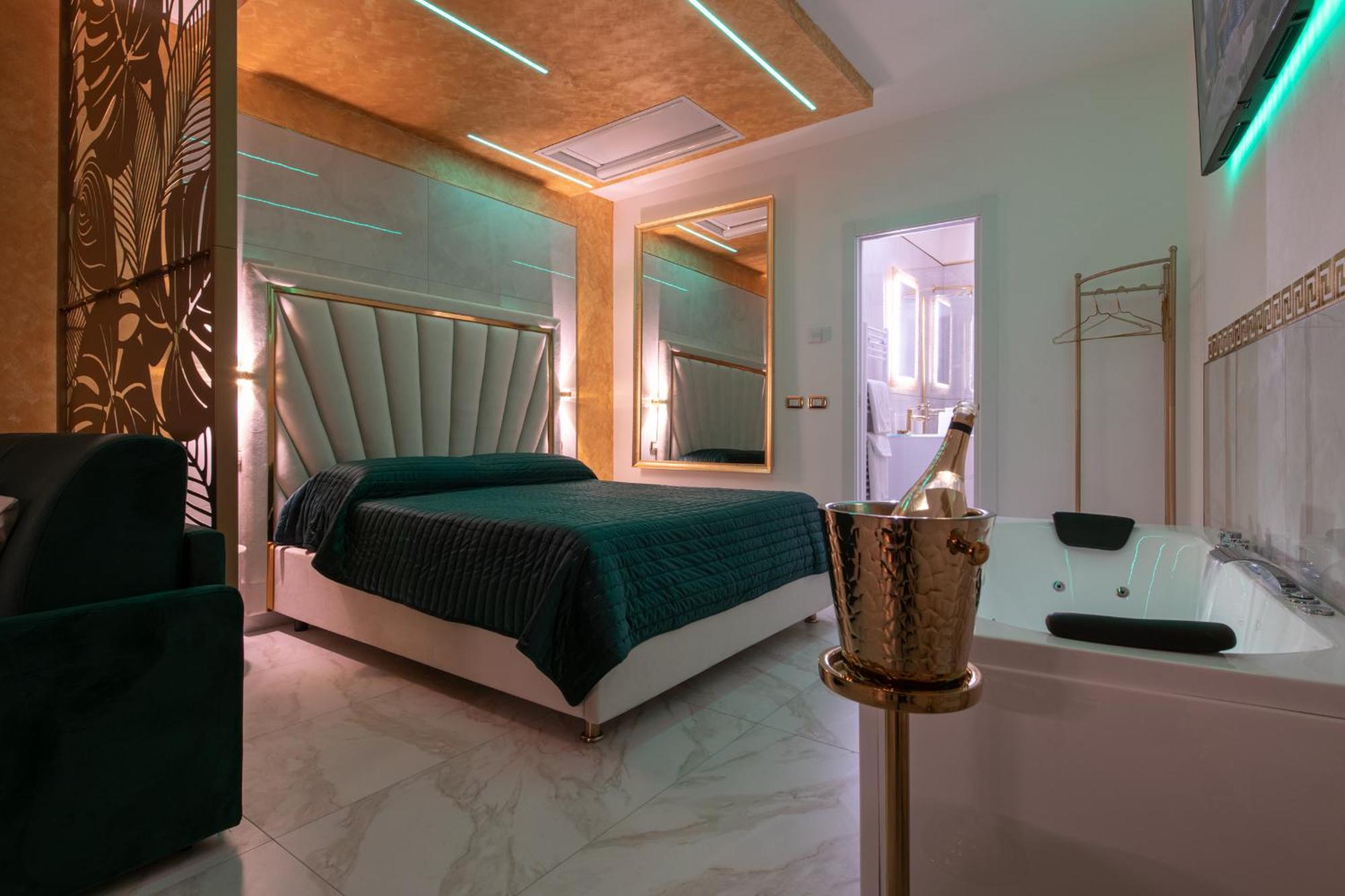 Fashion Apartment Gold Bologna With Jacuzzi & Car Garage Esterno foto